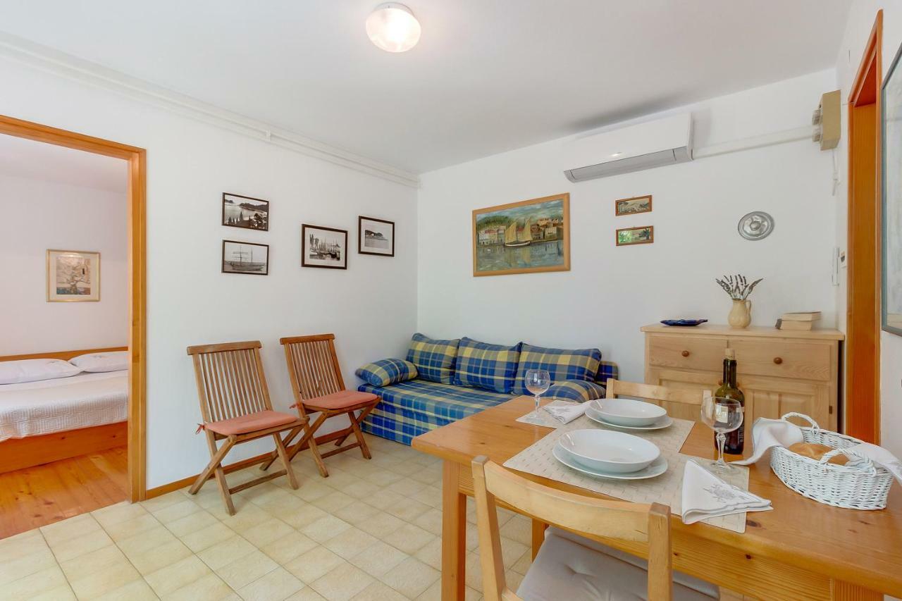 Apartman Pia Mali Lošinj Buitenkant foto